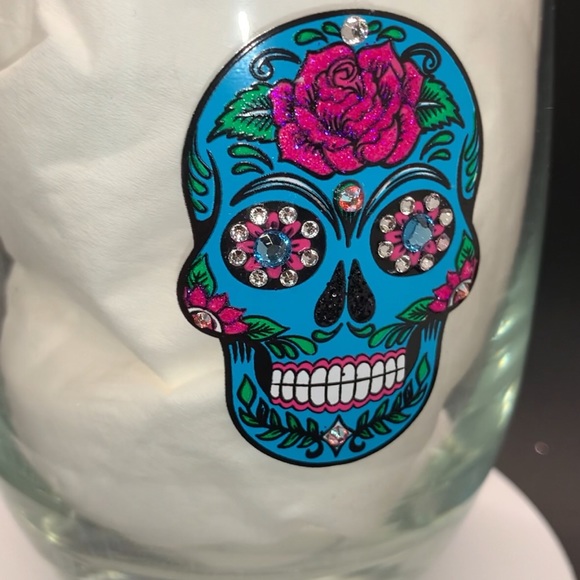 BLING GLITTER & SWAROVSKI CRYSTALS BLUE & PINK SUGAR SKULL STEMLESS WINE GLASS - Picture 3 of 8